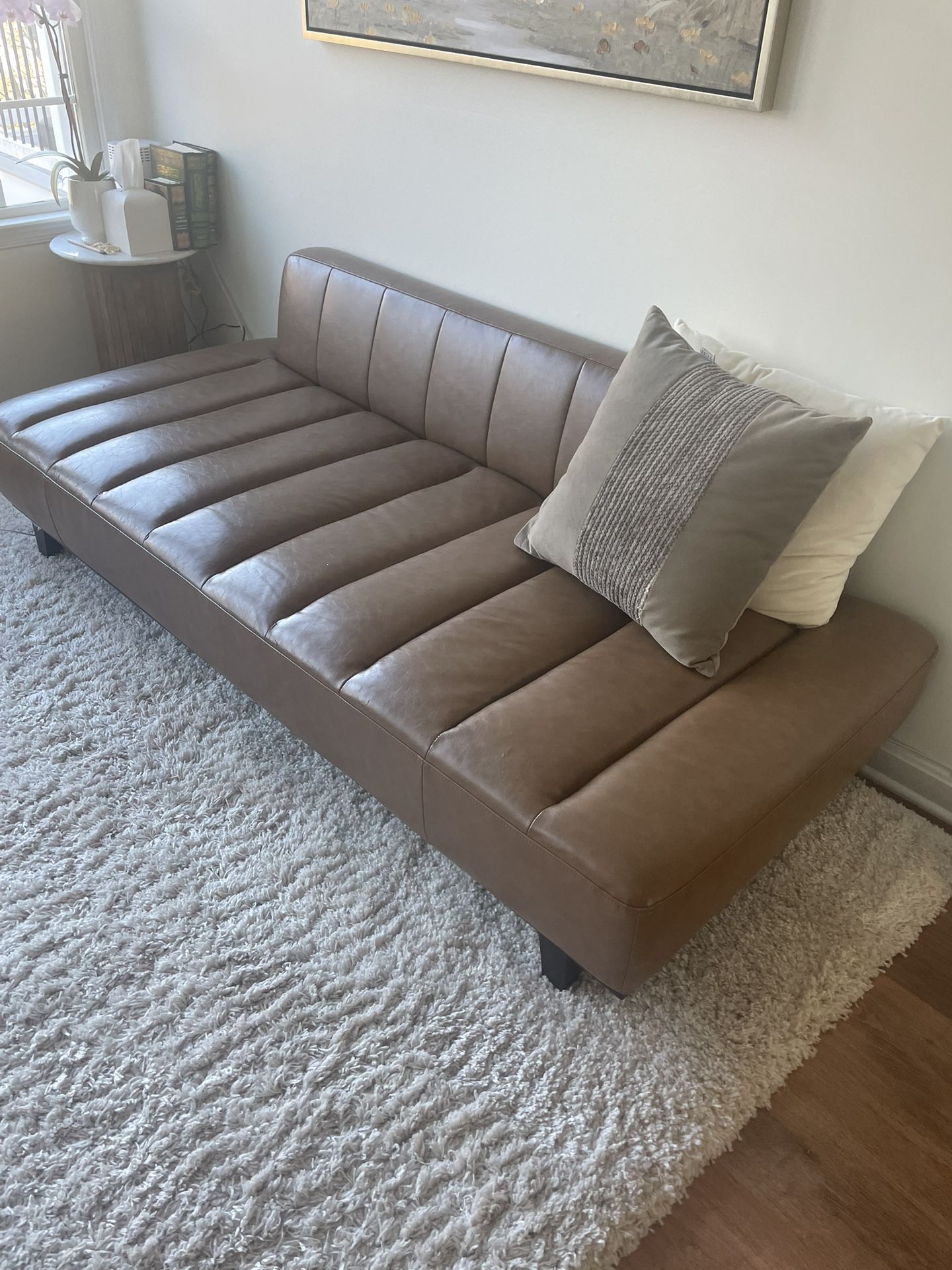 Chaise lounger/ Mid century day bed