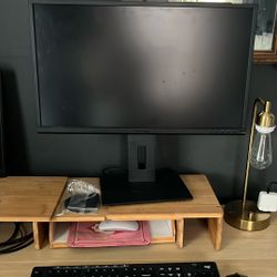Computer Screens With Stands (2)