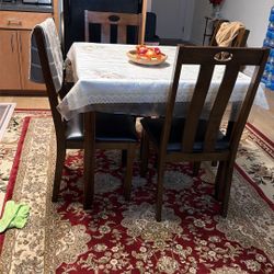 Dinning Table With 4 Chairs 