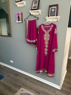WOMENS ETHNIC WESTERN STYLE EMBROIDERED KURTA OR LONG TOP WITH A MATCHING FULL SIZE DUPATTA OR SCARF