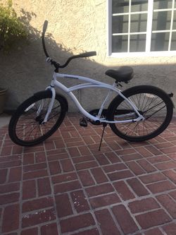 26 White Huffy Men s Cranbrook Beach Cruiser for Sale in Montebello CA OfferUp