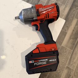 Milwaukee FUEL M18 Impact Wrench w/ HD12.0 Battery