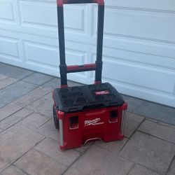 Milwaukee Rolling Packout