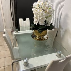 Dining Room Table 