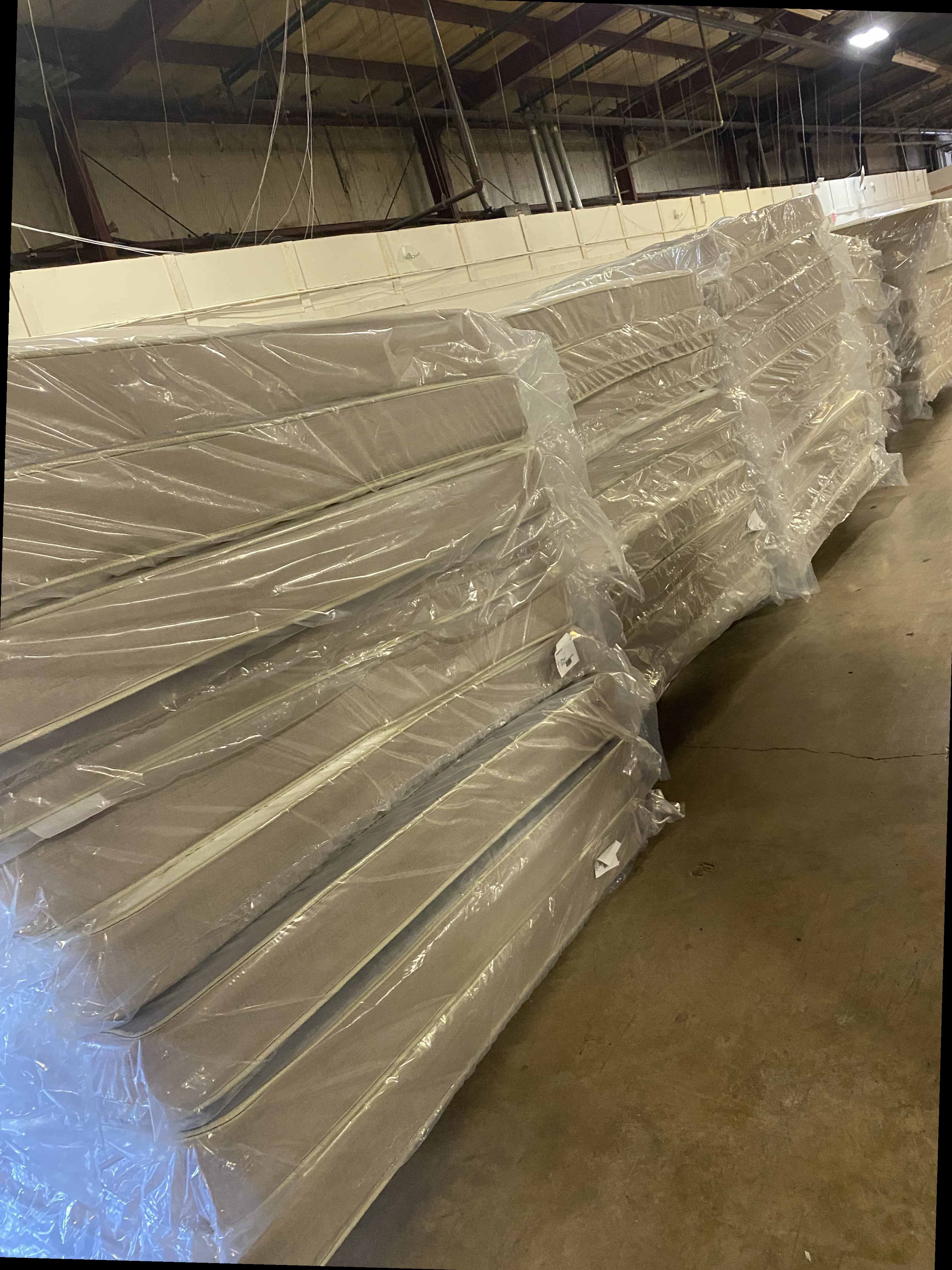 Queen and king brand new mattress ! Made in USA ! Must sell! Liquidation event WJU2