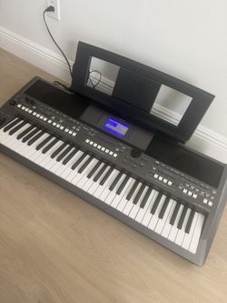 Yamaha Keyboard PSR-S670