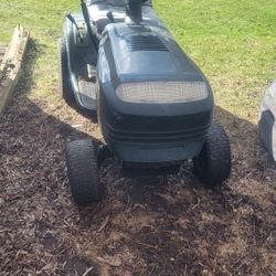 Craftsman Lawnmower Tractor 