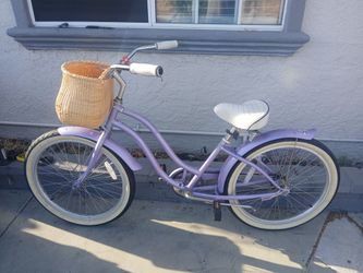 Girl's 24" phat cycle daisy beach cruiser with basket