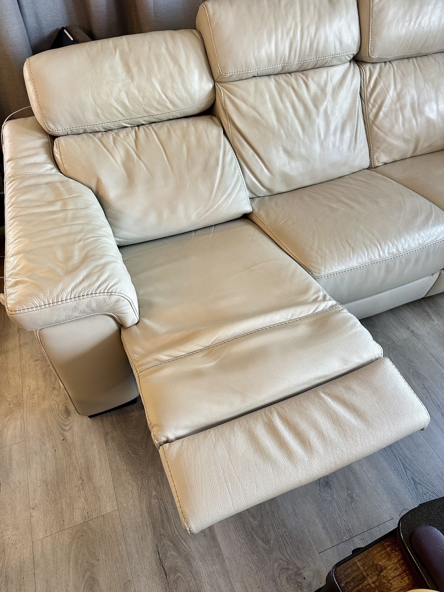 High-End Leather Power Sofa w/ Dual Recliners & Headrests