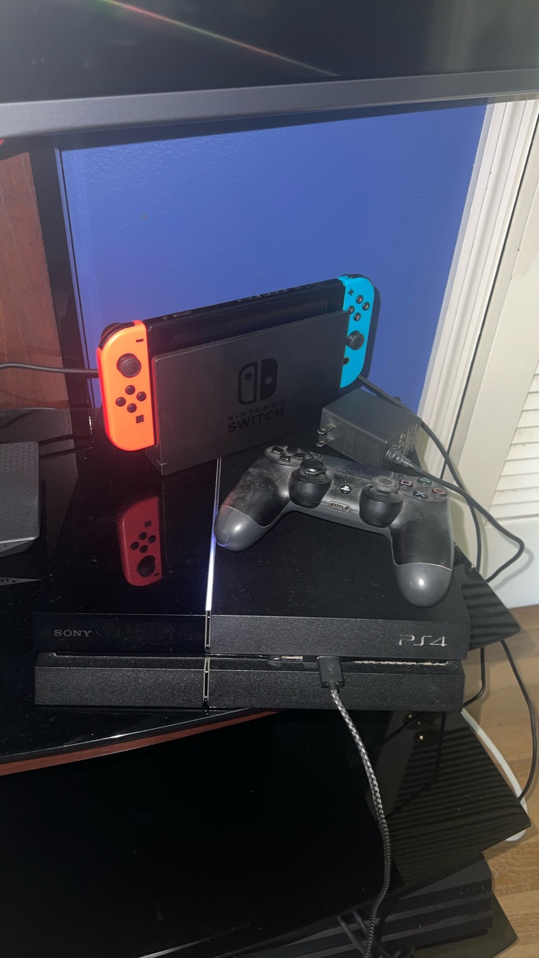 Nintendo Switch + Playstation 4