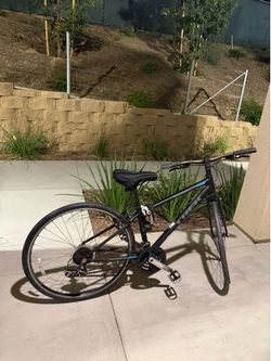Trek FX 2 Gen 4 Hybrid Bike