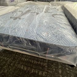 Queen Mattress Stearns  &  Foster Estate