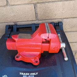 Craftsman 4 1/2" Bench Vise like new  Made in Japan