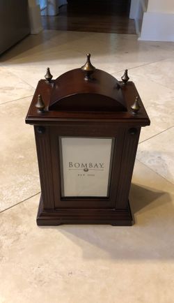 Bombay Furniture picture album stand