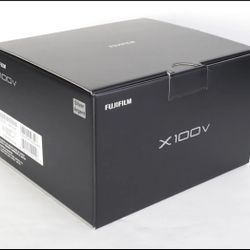 Fujifilm X100V 26.1MP Compact Camera - Silver