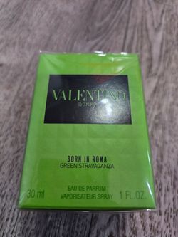 Valentino Dona Bonr in Roma green stravaganza