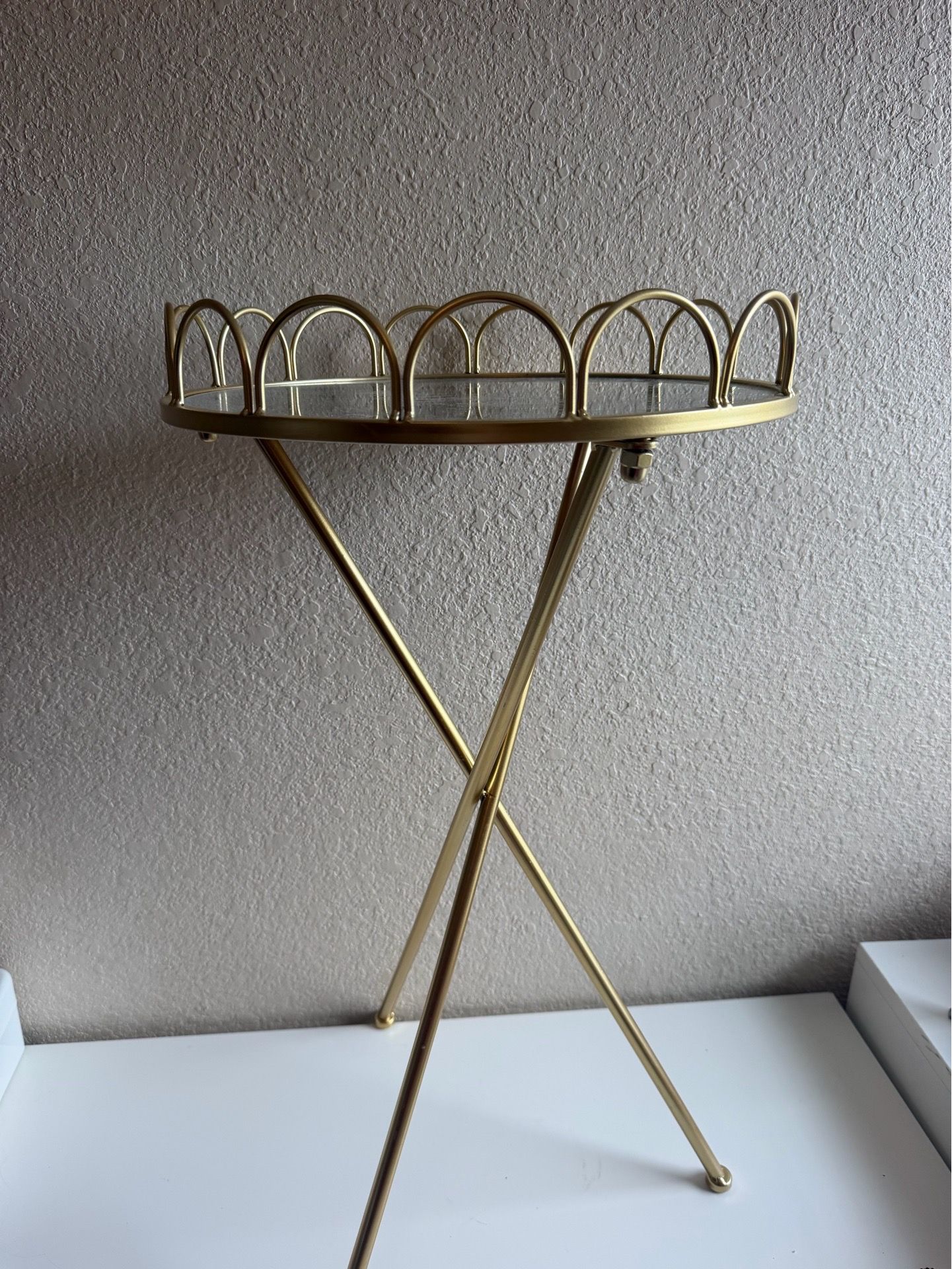 Round gold small table
