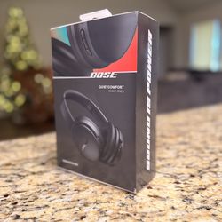 Bose Quiet Comfort headphones 