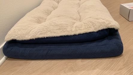 $25 Beautiful Blue Large Dog/Cat Bed