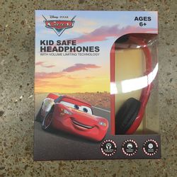 NWT Disney Pixar McQueen Cars Kids Headphones 