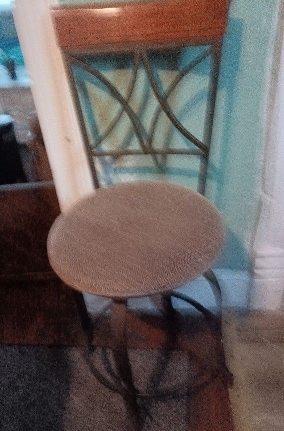 Like Brand New Bar Stools