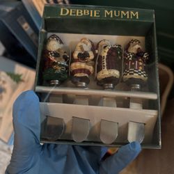 Debbie Mumm Santa Knifes