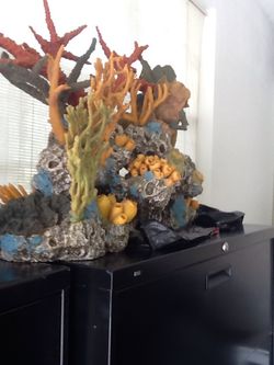 New large fish tank artificial coral, glows in lamp looks live less maintain, paid $1500