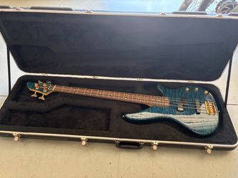 Yamaha Bass electric guitar