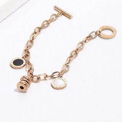 Round Charm Link Bracelet 