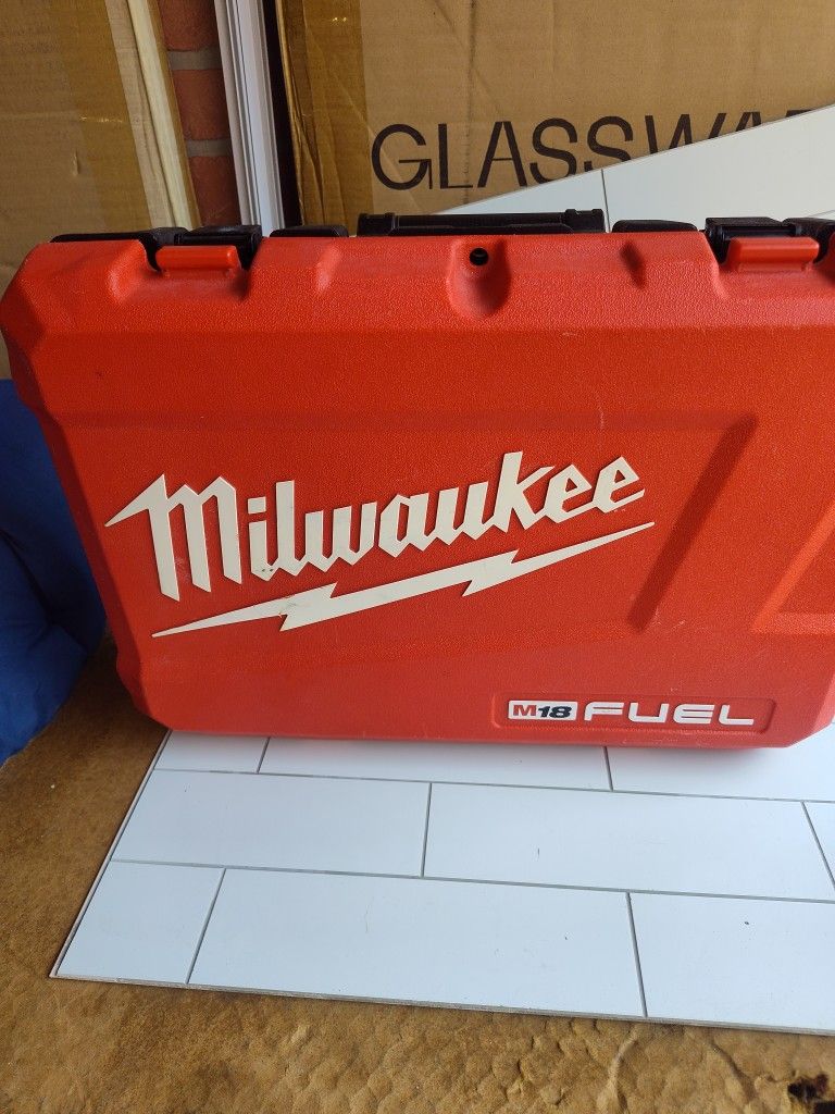 Milwaukee M18 Fuel Hammer Drill And Impact Driver Combo Kit