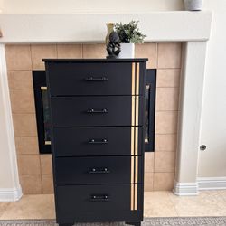 Black Modern Tall 5-Drawer Dresser With Wood Trim