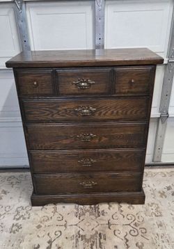 Walnut 5 drawer dresser