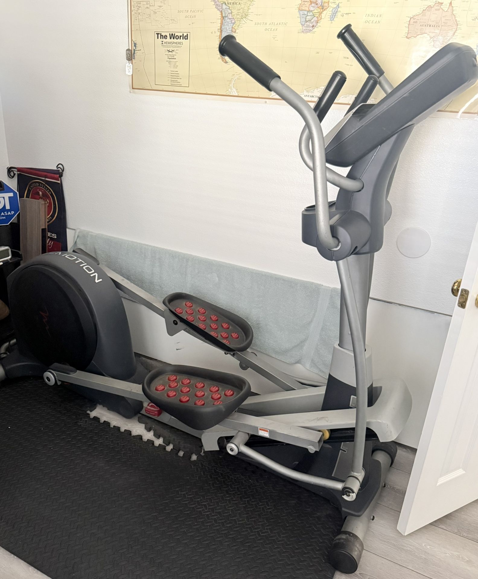 Free Motion 510 Rear Drive Elliptical 