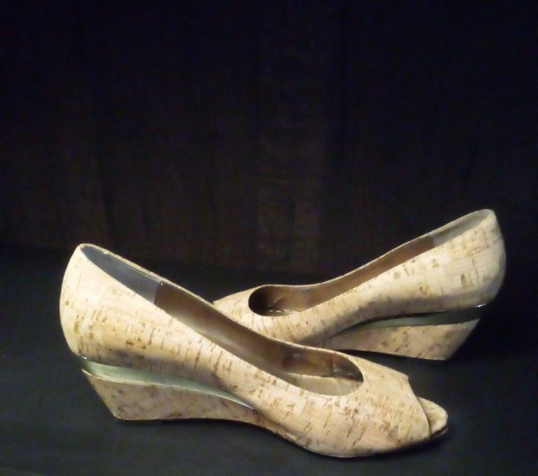 VAN ELI CORK HEELS!!