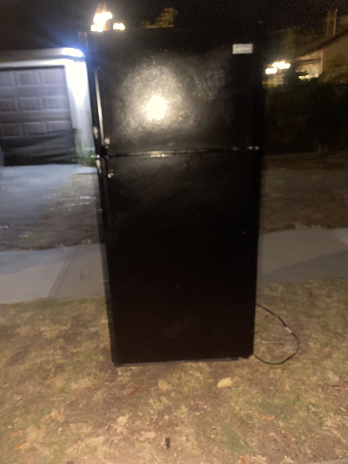*** Free Curb Alert*** - Frigidaire Refrigerator