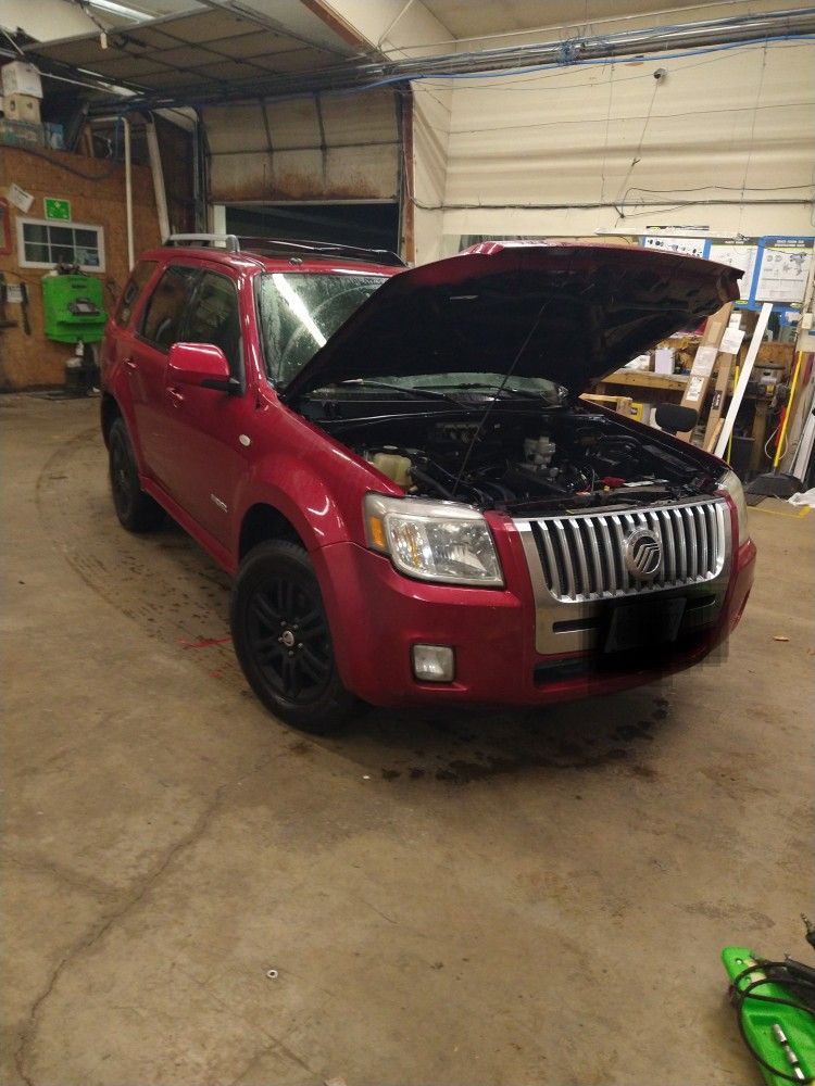 Mercury Mariner Premiere V6 
