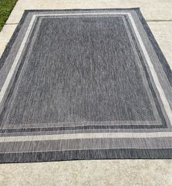 Indoor/Outdoor 7x10 Border Area Rug