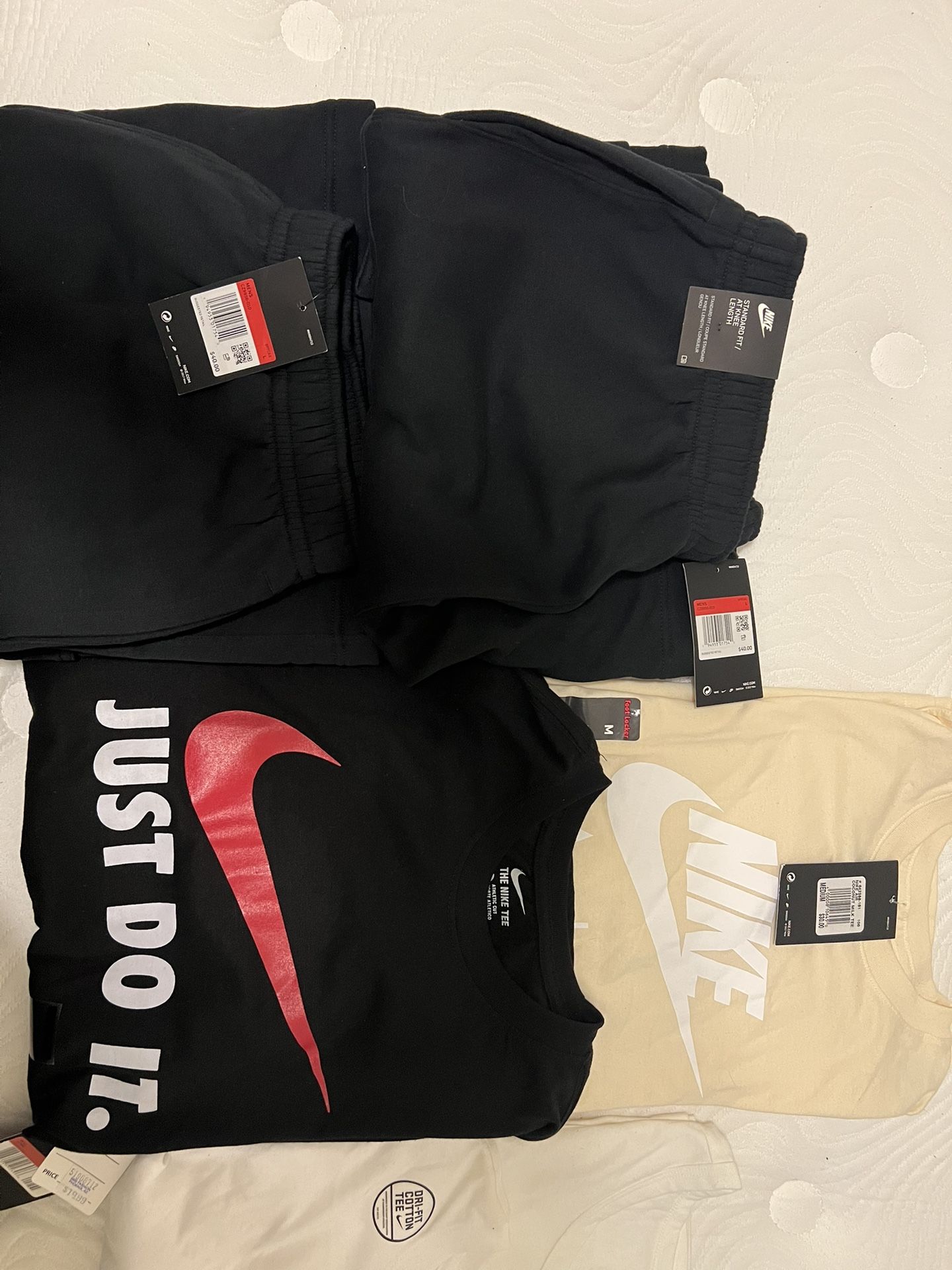 Brand New Men’s Nike Clothes