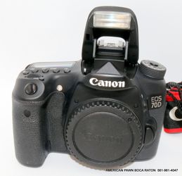 Canon EOS 70D Digital SLR 20.2MP Camera Body w/battery and charger  Used 