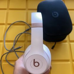 Beats Solo 4 Bluetooth Wireless On-Ear Headphones 