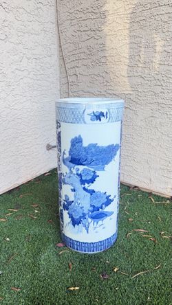 Vintage Chinoiserie Blue and White Porcelain Umbrella Stand