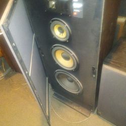 JBL 940 Speakers 