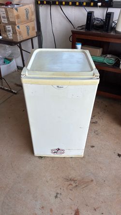 Whirlpool mini fridge