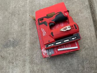 Milwaukee
M12 12-Volt Lithium-Ion Cordless 3/8 in. Crown Stapler (Tool-Only)
