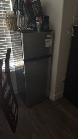Mini refrigerator