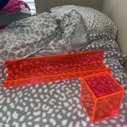 neon pink shelf & pen/makeup brush holder
