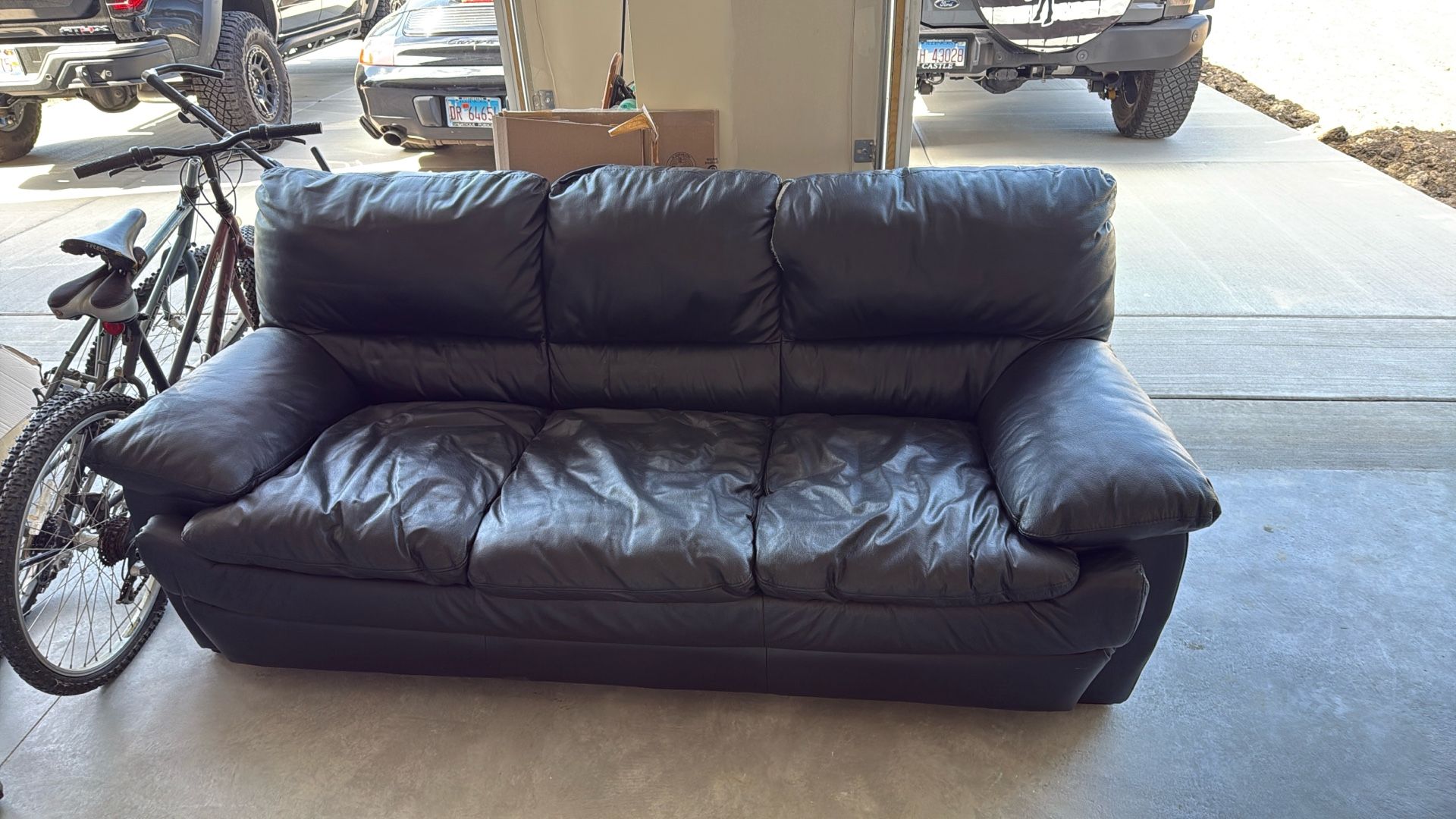 *FREE* Nice Very Very Comfortable Leather Couch *FREE*