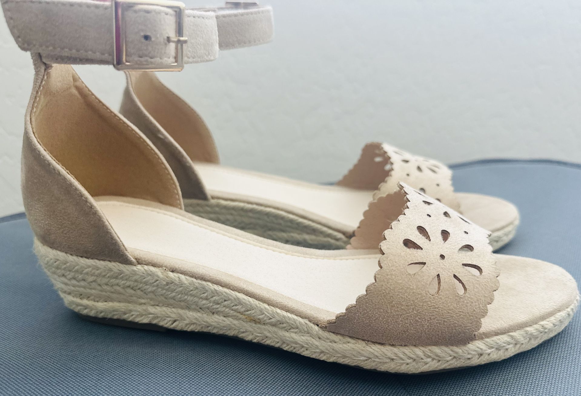 New Sandals Size 10