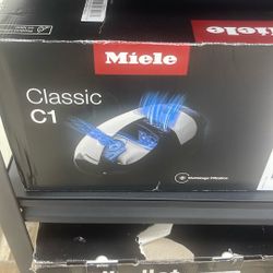 MIELE CLASSIC C1 Pure Suction Black