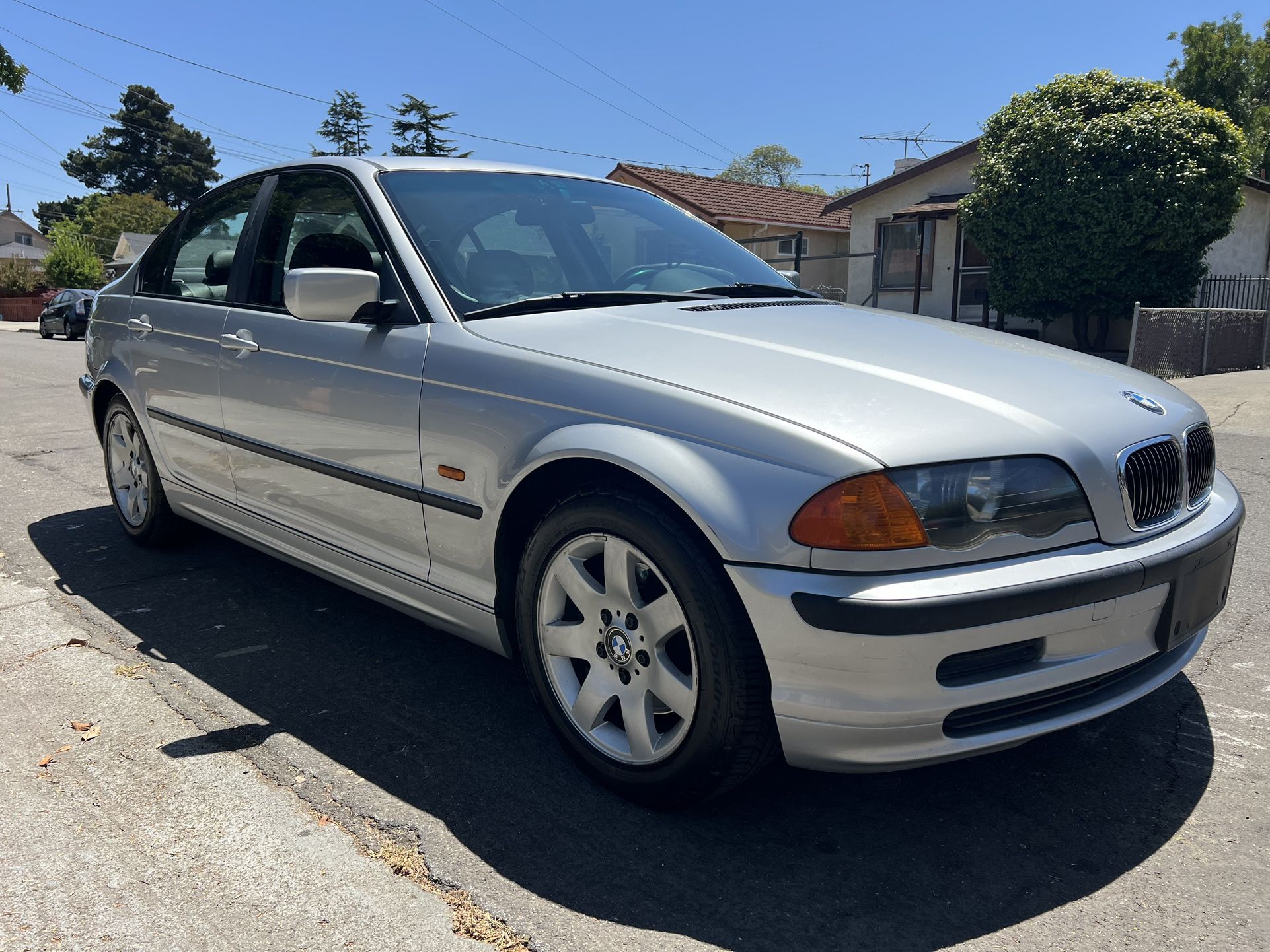 2001 BMW 325i